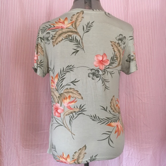 Fun La Cabana Floral Top - Picture 4 of 5